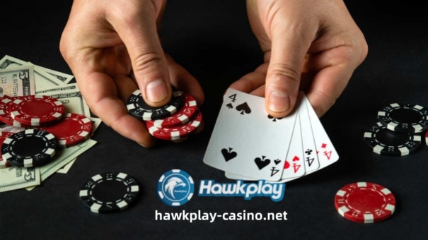 Oo, palaging tinatalo ng straight flush ang apat na straight flush sa poker! Sa ibaba ng Hawkplay ay sisirain ang dalawang poker hand na kumbinasyon na ito at sasagutin ang lahat ng pinakakaraniwang tanong, kabilang ang kung paano sila nagra-rank nang paisa-isa at kumpara sa ibang mga poker hands, at kung ano ang lohika sa likod ng mga hand ranking na ito.